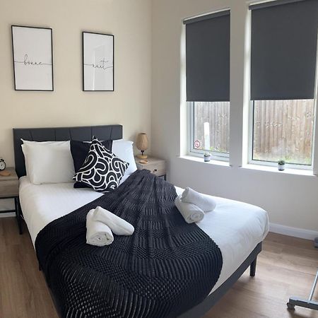 Central - 1 Bed, Cosy Retreat Свіндон Екстер'єр фото