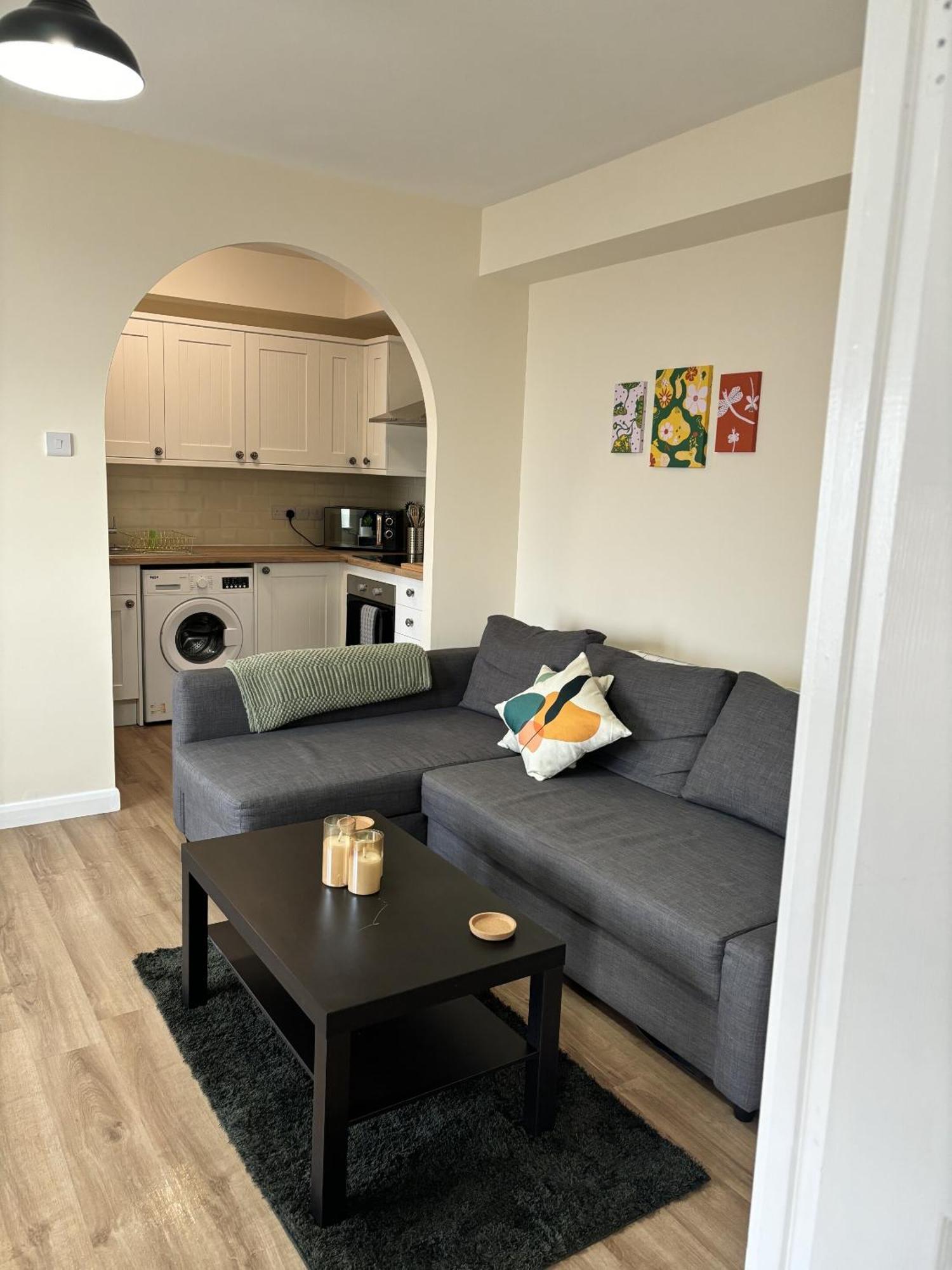 Central - 1 Bed, Cosy Retreat Свіндон Екстер'єр фото